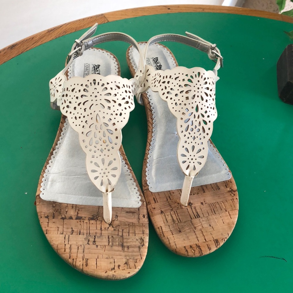 Coach and Four White Lace Thong Sandals 6.5